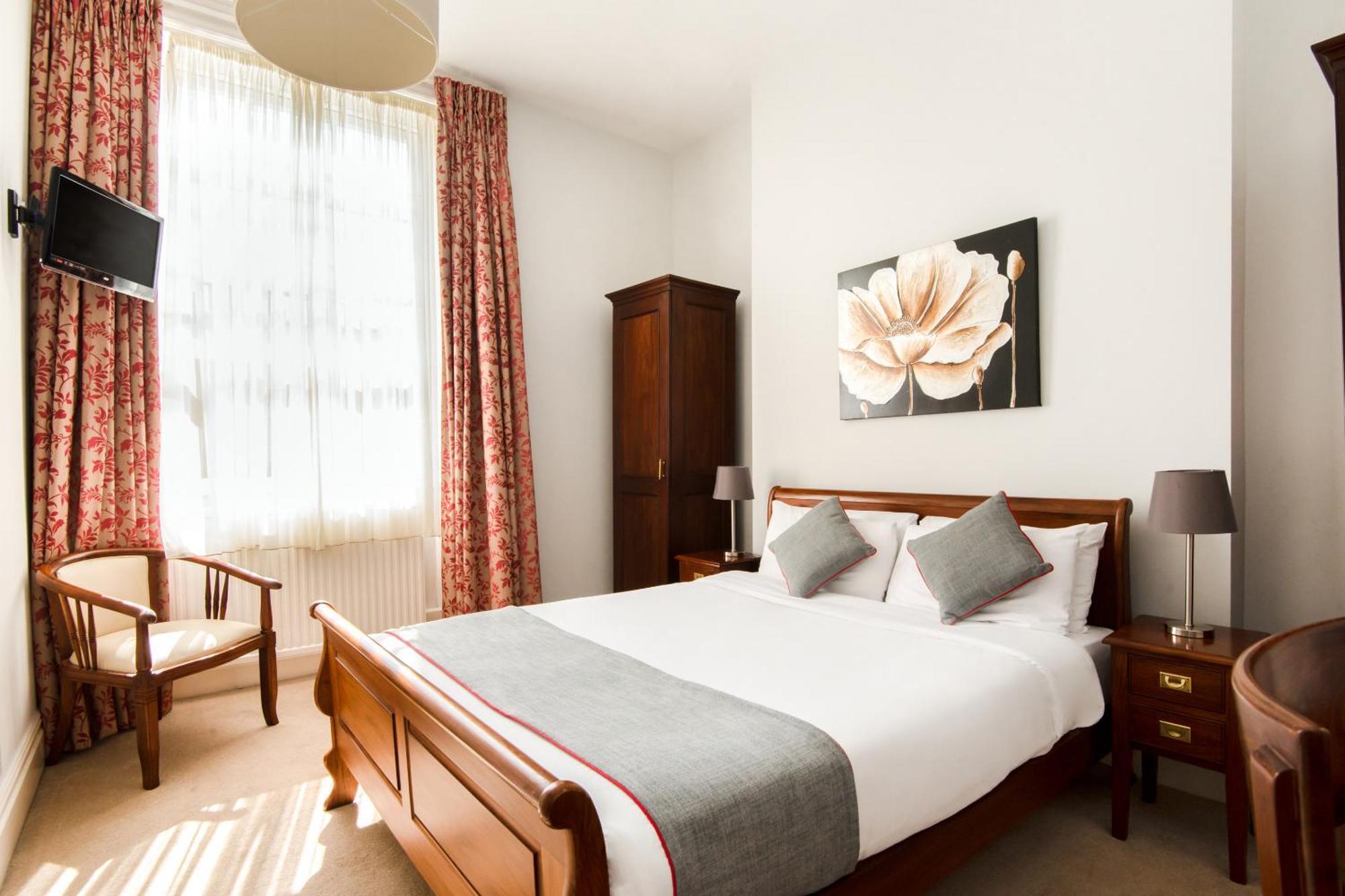 Dancenter Near Clifton Down Station Hotel 3*